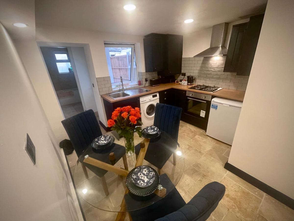 2 Bedroom Cottage Gloucester City Center Zewnętrze zdjęcie